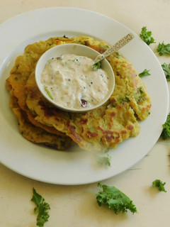 A picture of Green nashta/pancakes-vegetable pancake.