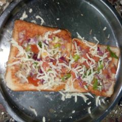 A picture of Cheese bread pizza.