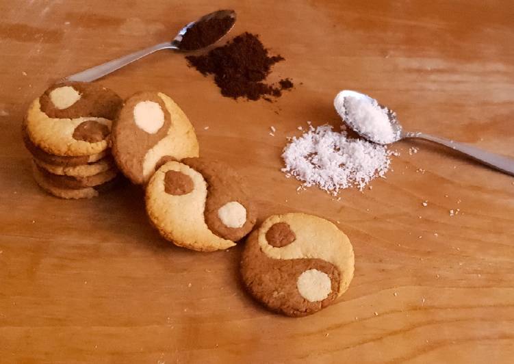 Biscotti yin&yang cocco e caffè vegani