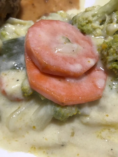 Una foto de Vegetales con salsa de queso y crema