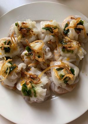 Hình của món Bánh cuốn đùm.
