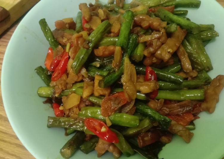 Tumis kacang panjang tempe semangit