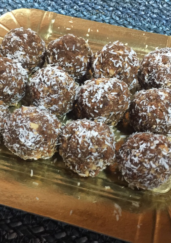 Una foto de Trufas de galletitas y dulce de leche