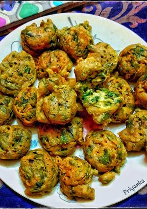 পালং শাকের পকোড়া (Spinach pakoda recipe in Bengali) রেসিপির প্রধান ছবি