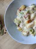 Brokkoli-Schinken-Gnocchi in Käsesauce