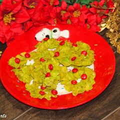 A picture of Cornflakes + Marshmallows Christmas Wreaths.