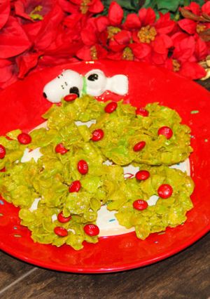 A picture of Cornflakes + Marshmallows Christmas Wreaths.