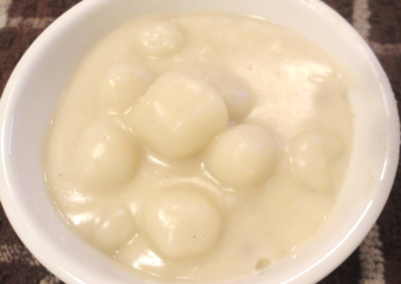 Paal Kolukattai (Steamed Rice balls in Coconut Milk)
