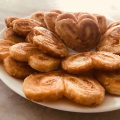 A picture of Palmiers (little heart).