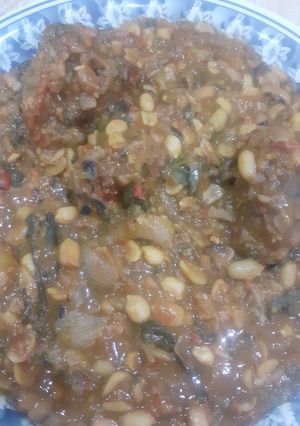 A picture of Fatin gyeda da waki.