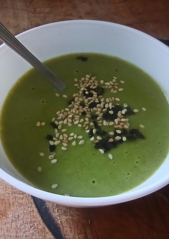 Una foto de Crema de lechuga