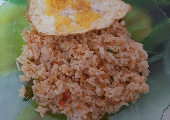 Nasi goreng telur ceplok ala wonogiri