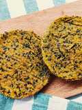 Burger di amaranto con curcuma, curry e sesamo nero