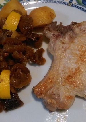 Foto principal de Chuleta de cerdo con higos y manzana