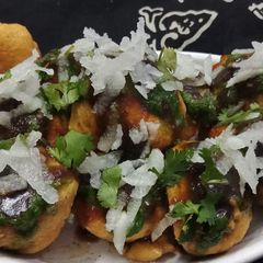 A picture of Raam laddoo.