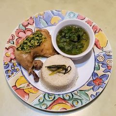 A picture of Hainanese Chicken Rice with Ginger Sauce.