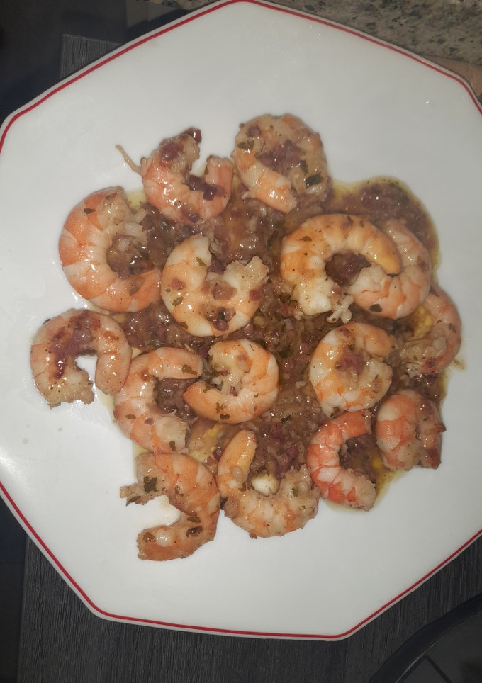 Una foto de Gambas al ajillo con jamón