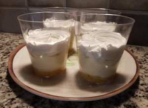 Una foto de Lemon pie helado sin gluten apto celíacos (en vasitos)