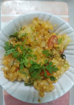 ફરાળી સાબુ ​​દાના ની ખીચડી (Farali Sabudana Khichdi In Gujarati) રેસીપી મુખ્ય ફોટો