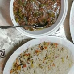 Beef chilli with fried rice A picture of Beef chilli with fried rice.
