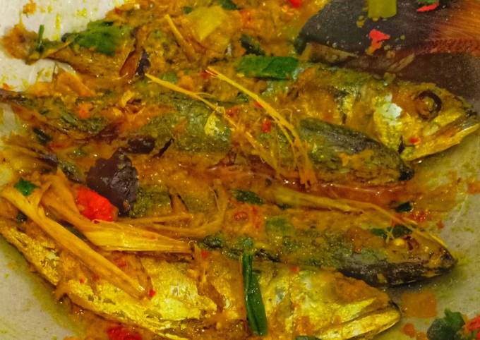 Tutorial Memasak Resep Pesmol Ikan Kembung