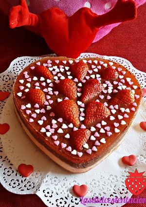 Foto principal de Tarta San Valentín: Queso, chocolate y fresas