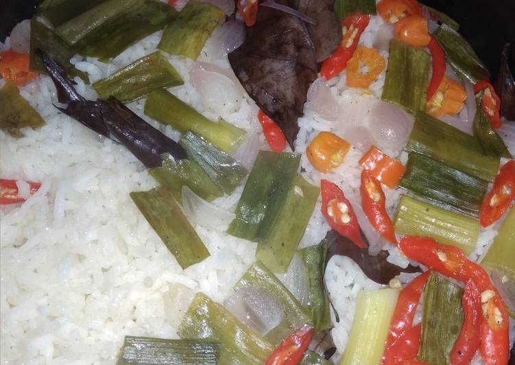 Cara Gampang Membuat Nasi Liwet Ricecooker yang Bikin Ngiler