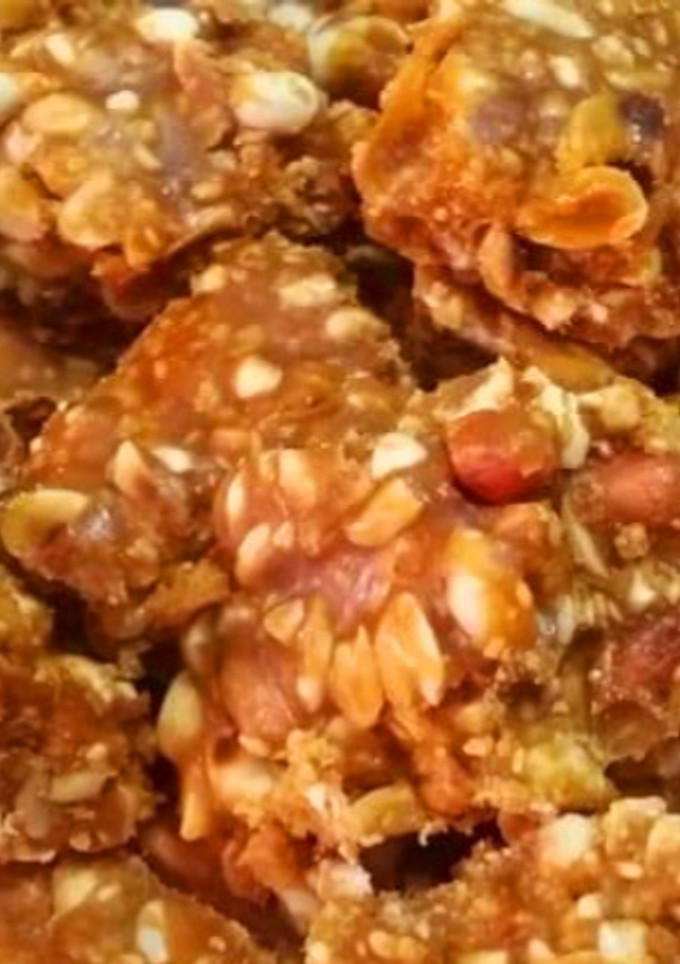 मूंगफली की चिक्की (Moongphali ki chikki recipe in hindi) रेसिपी मुख्य फोटो
