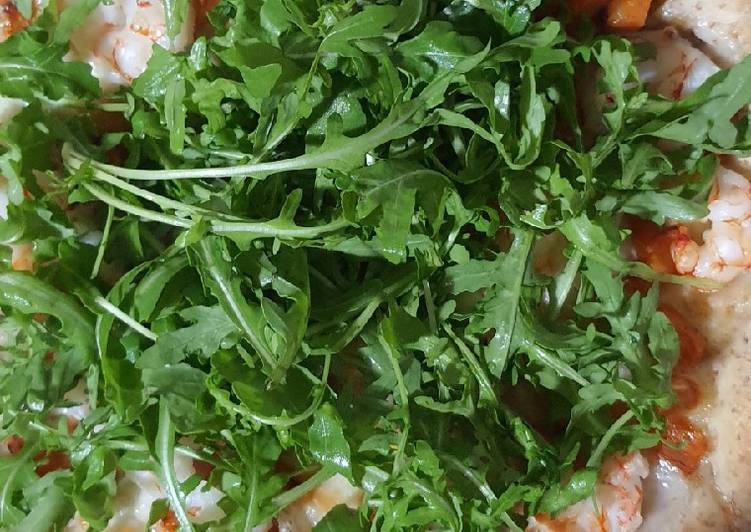 Step-by-Step Guide to Prepare Perfect Pizza integrale con gamberi zucca e rucola