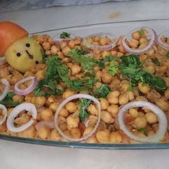 A picture of چنا چاٹ.