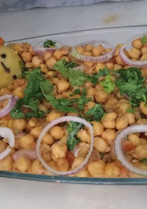 A picture of چنا چاٹ.