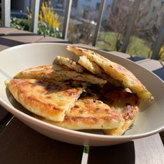 A picture of Scallion pancake.