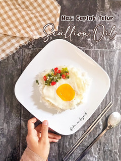 Foto resep Nasi Ceplok Telur dengan Scallion Oil