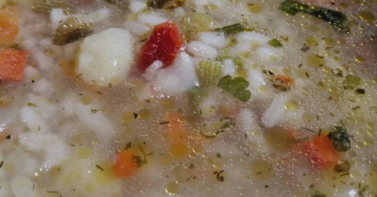 Как есть суп с рисом. Суп на копченой курочке. Рисовый суп с копченостями. Рисовый суп с кефиром. Рисовый суп в Хорватии.