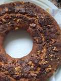 Ciambella alle noci e gocce di cioccolato