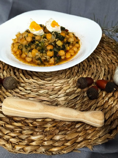 Una foto de Potaje de garbanzos 🍲