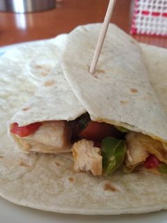 Una foto de Fajitas de pavo con verduras