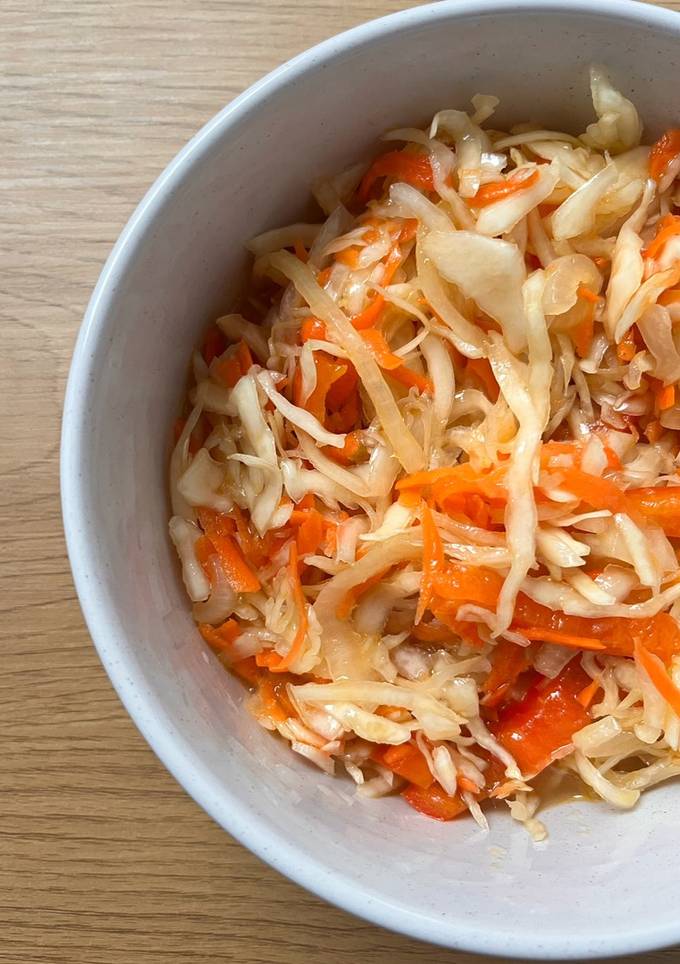 Салат з капустою