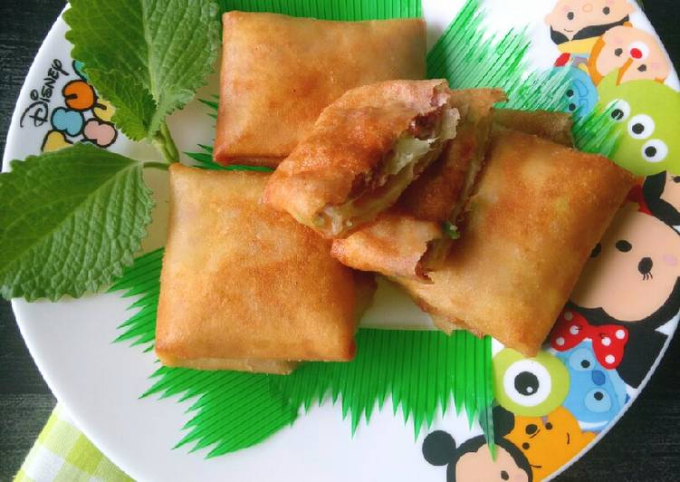 Martabak telur kornet mini