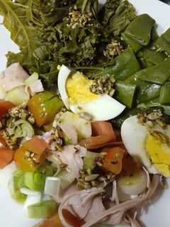 Una foto de Ensalada de judías verdes y kale
