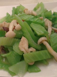 [好菇多多] 芥蘭菜心炒雪菇 的食譜成品照片