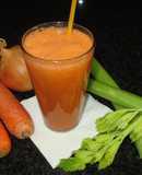 Licuado de cebolla con zanahoria y pencas de apio para depurar el organismo