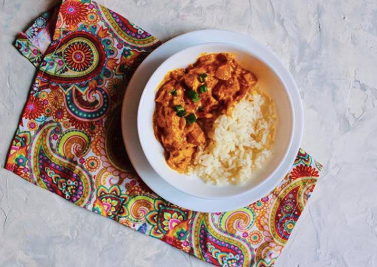 Curry chicken with rice �?�