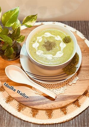 क्रीमी ब्रोकोली सूप (Creamy Broccoli Soup) रेसिपी मुख्य फोटो