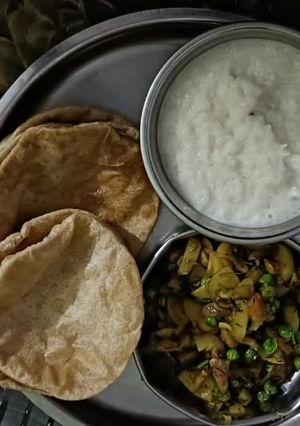सुखे आलू मटर (sukhe aloo matar recipe in Hindi) रेसिपी मुख्य फोटो
