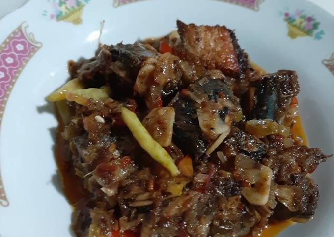 Tongkol gesseng asam hitam