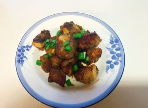 Hình của món Sườn ram mặn.