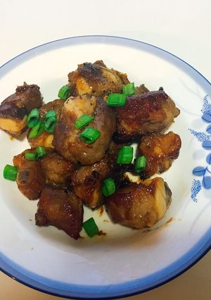 Hình của món Sườn ram mặn.