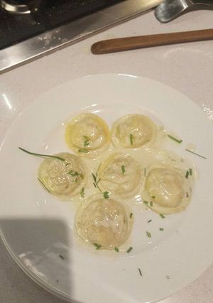 Una foto de Pasta rellena con peras, nueces y ricota