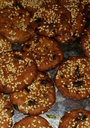 खिचड़ी वड़ा (Khichdi vada recipe in hindi) रेसिपी मुख्य फोटो